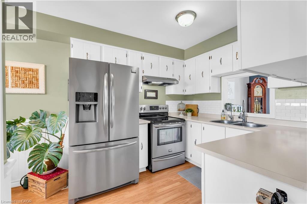 99 Lynden Circle, Georgetown, ON - Indoor Photo Showing Kitchen With Double Sink