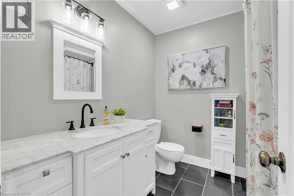 99 Lynden Circle, Georgetown, ON - Indoor Photo Showing Bathroom