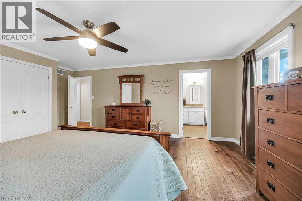 2371 Pathfinder Drive, Burlington, ON - Indoor Photo Showing Bedroom