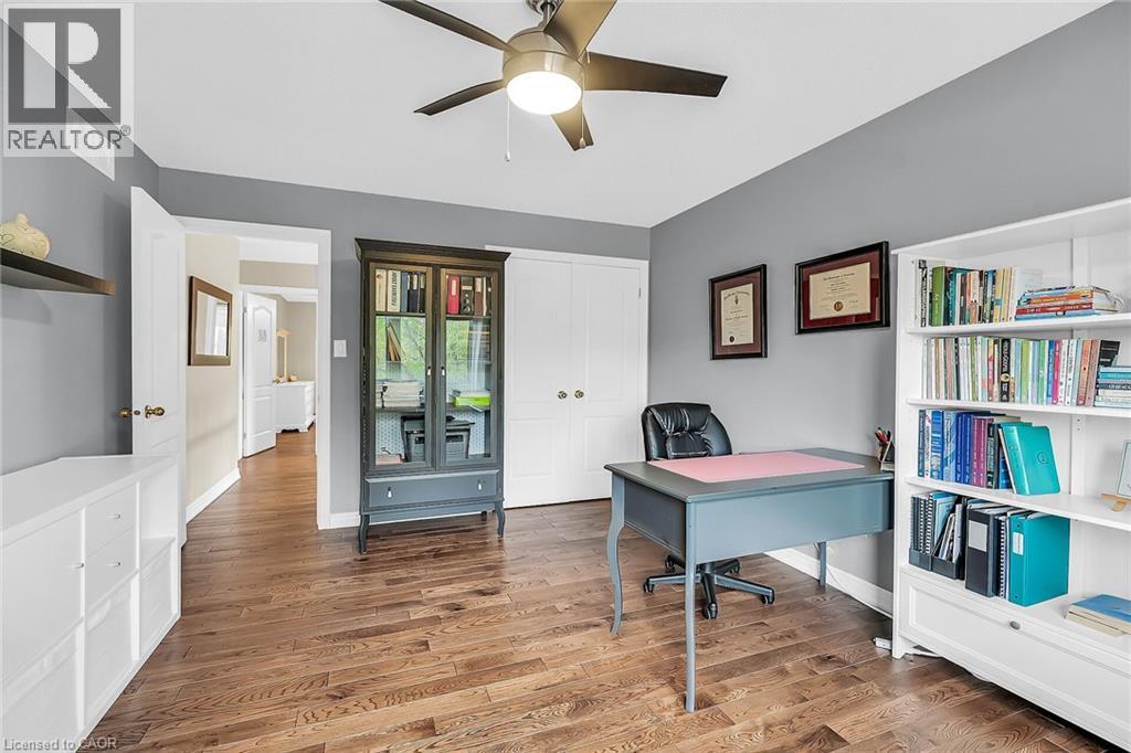 2371 Pathfinder Drive, Burlington, ON - Indoor