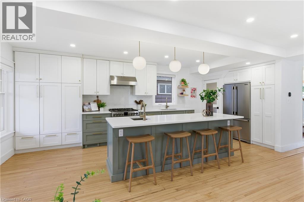 73 Arkell Street, Hamilton, ON - Indoor Photo Showing Kitchen With Upgraded Kitchen