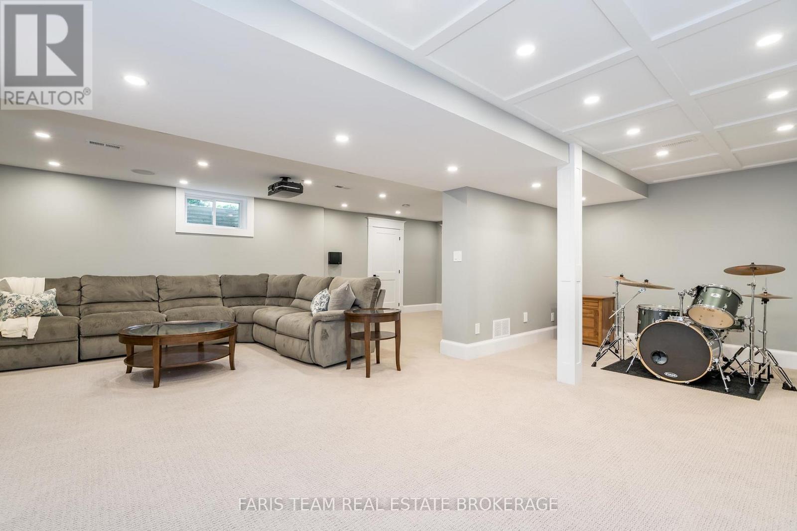 8 Malta Crescent, Springwater, ON - Indoor Photo Showing Basement