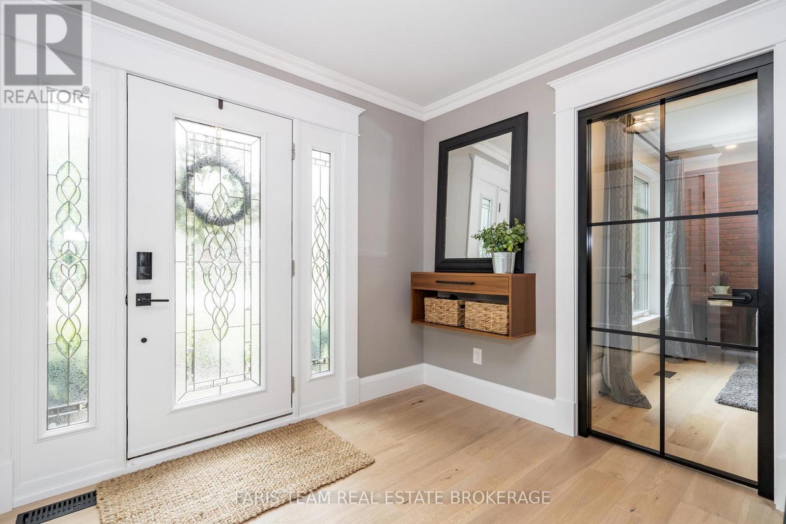 8 Malta Crescent, Springwater, ON - Indoor Photo Showing Other Room