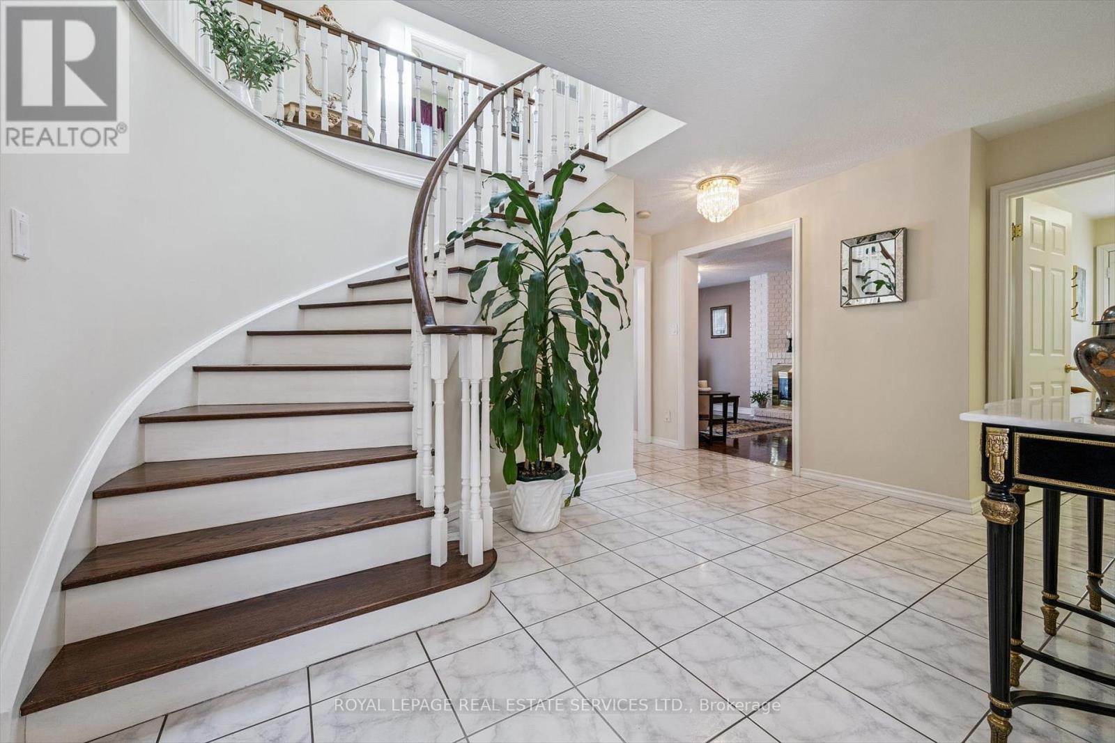 Foyer - 4085 Twine Crescent, Mississauga, ON - Indoor Photo Showing Other Room