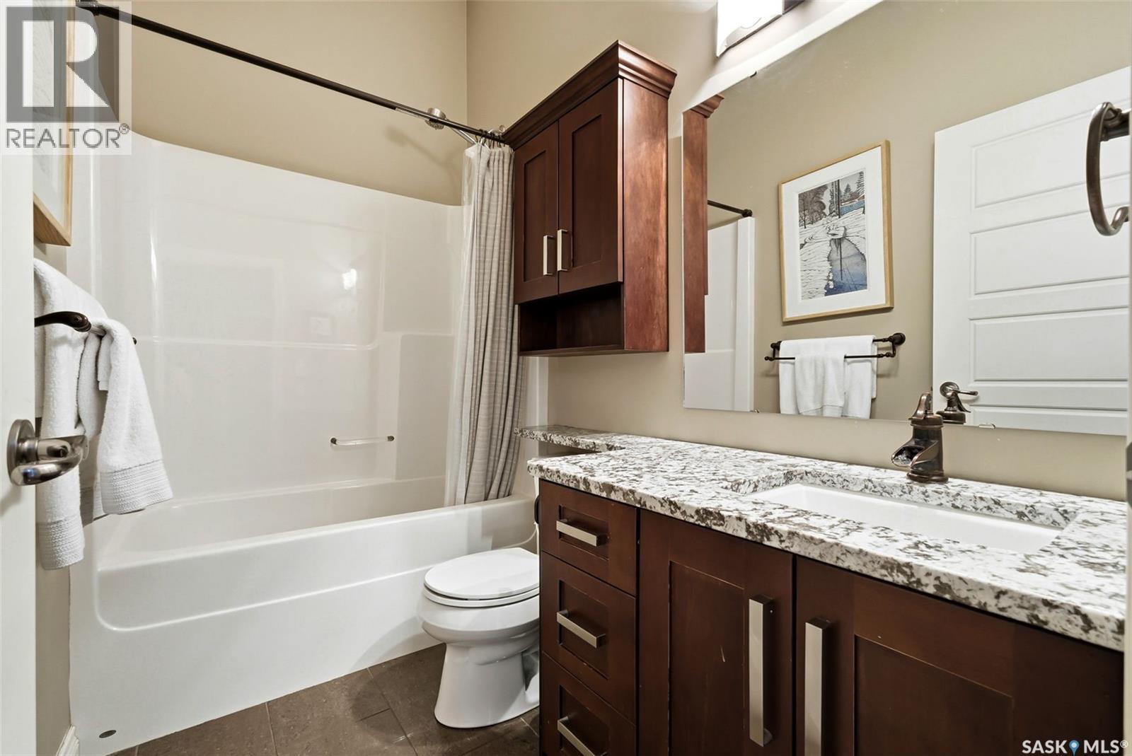 4522 Brass Crescent, Regina, SK - Indoor Photo Showing Bathroom