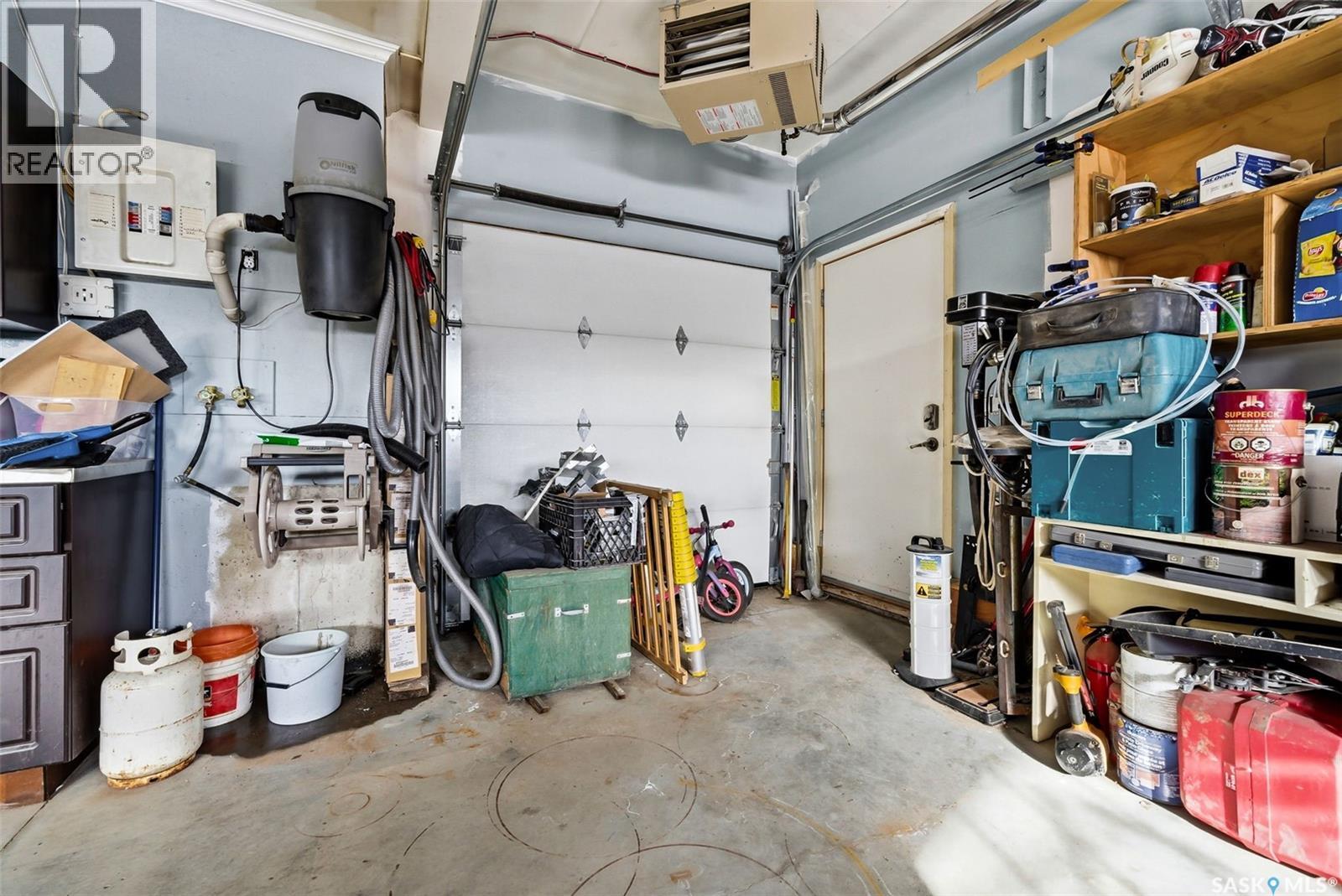 4522 Brass Crescent, Regina, SK - Indoor Photo Showing Garage