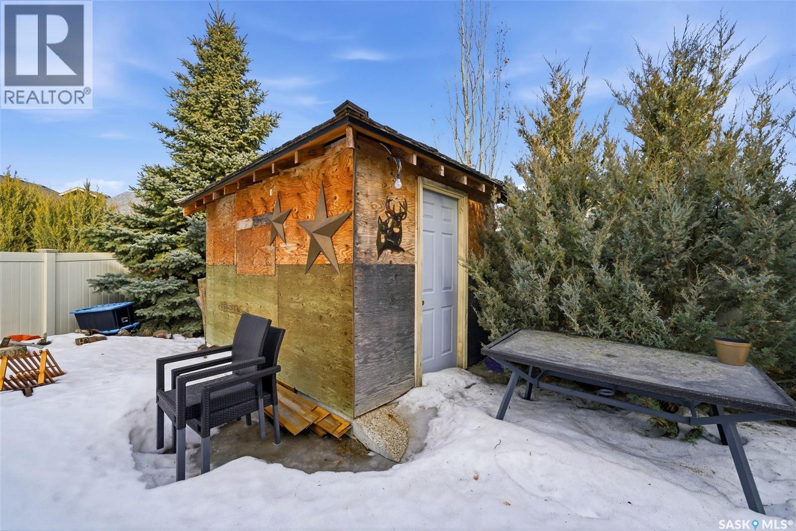 4522 Brass Crescent, Regina, SK - Outdoor