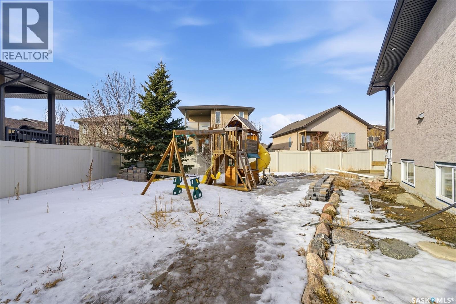 4522 Brass Crescent, Regina, SK - Outdoor