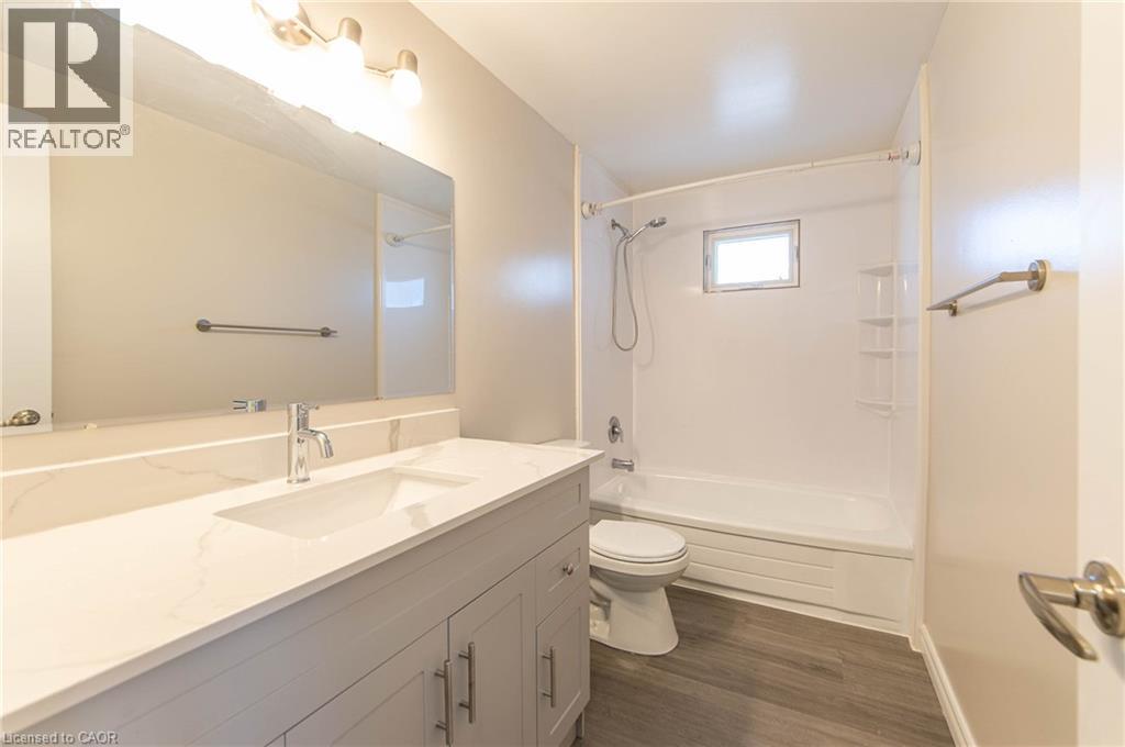 153 Sugar Maple Street, Kitchener, ON - Indoor Photo Showing Bathroom