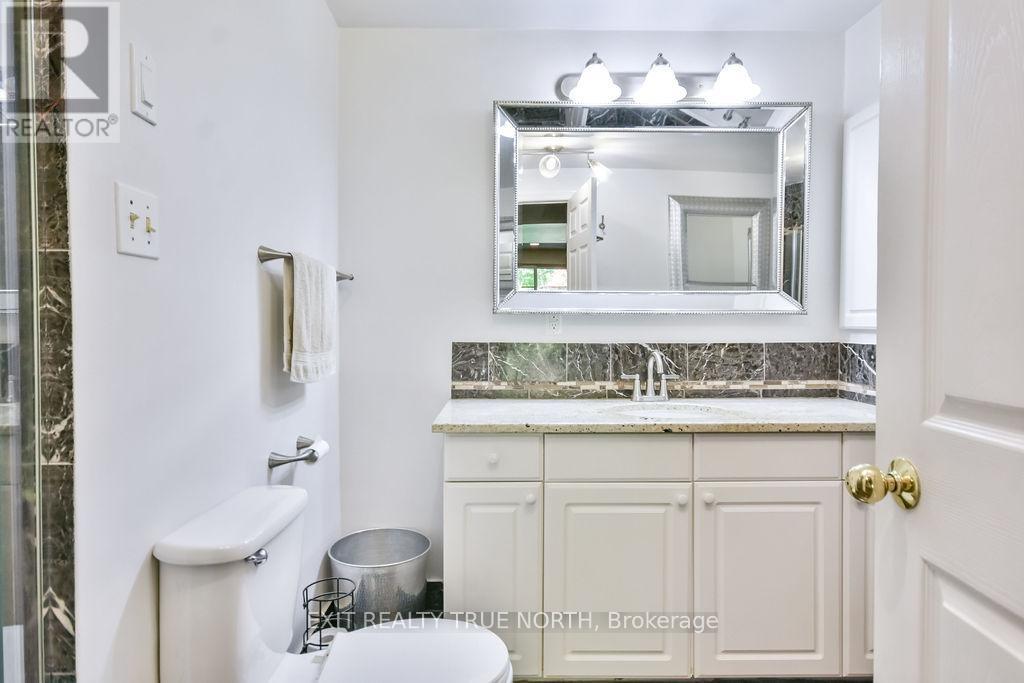 28 Nicholson Crescent, Springwater, ON - Indoor Photo Showing Bathroom
