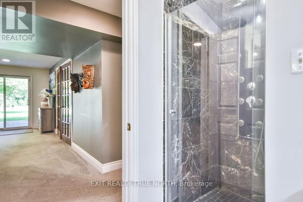 28 Nicholson Crescent, Springwater, ON - Indoor Photo Showing Bathroom