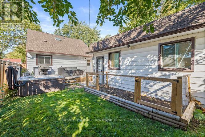 284 Ivon Avenue, Hamilton, ON - Outdoor With Deck Patio Veranda