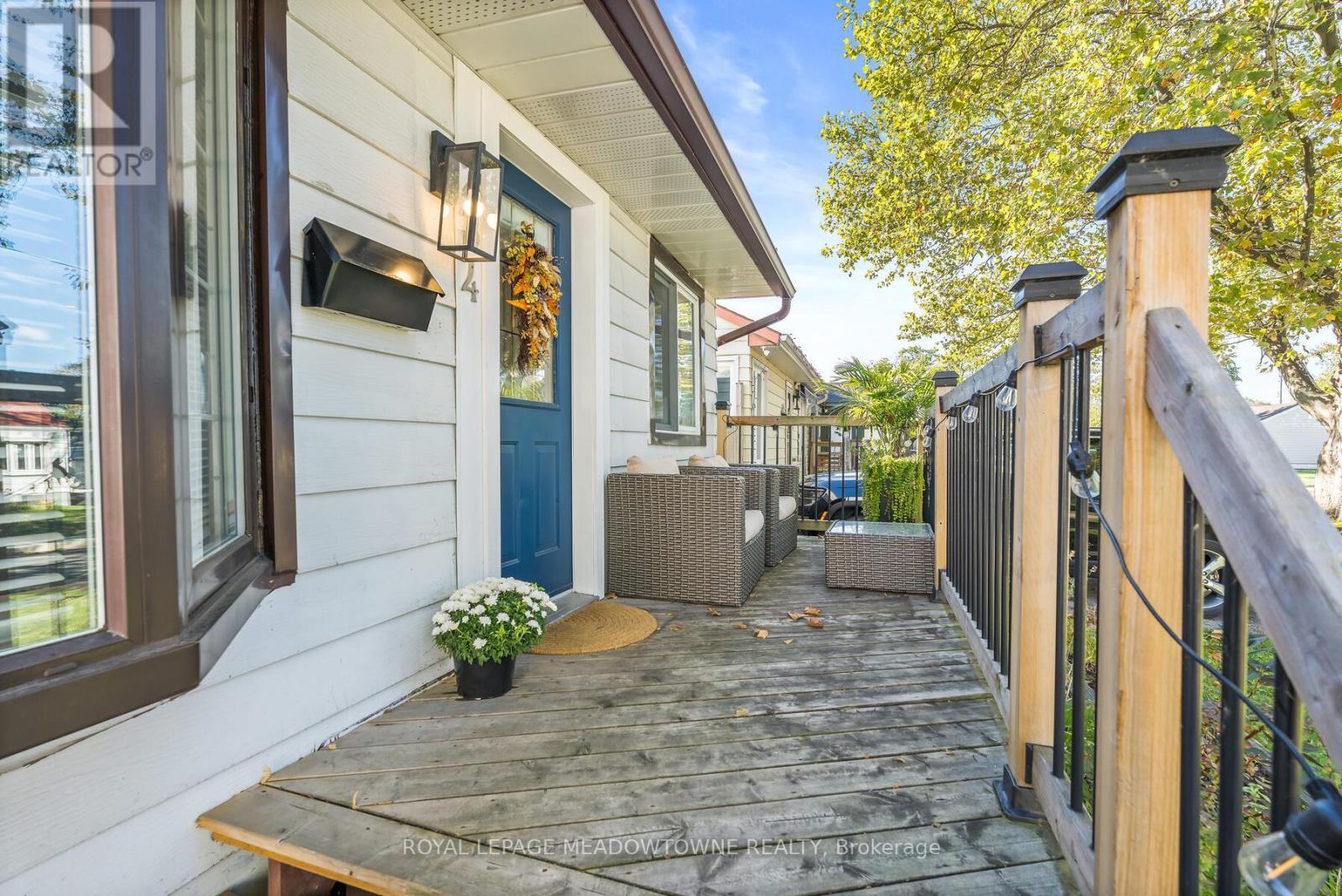 284 Ivon Avenue, Hamilton, ON - Outdoor With Deck Patio Veranda With Exterior