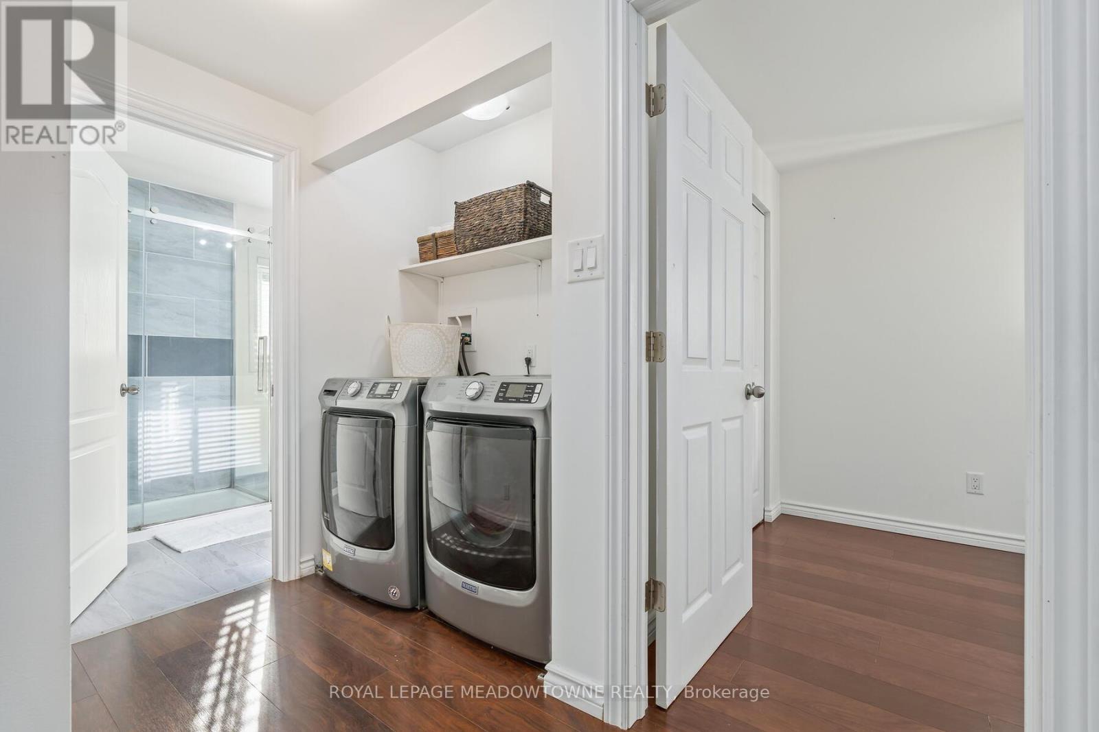 284 Ivon Avenue, Hamilton, ON - Indoor Photo Showing Laundry Room