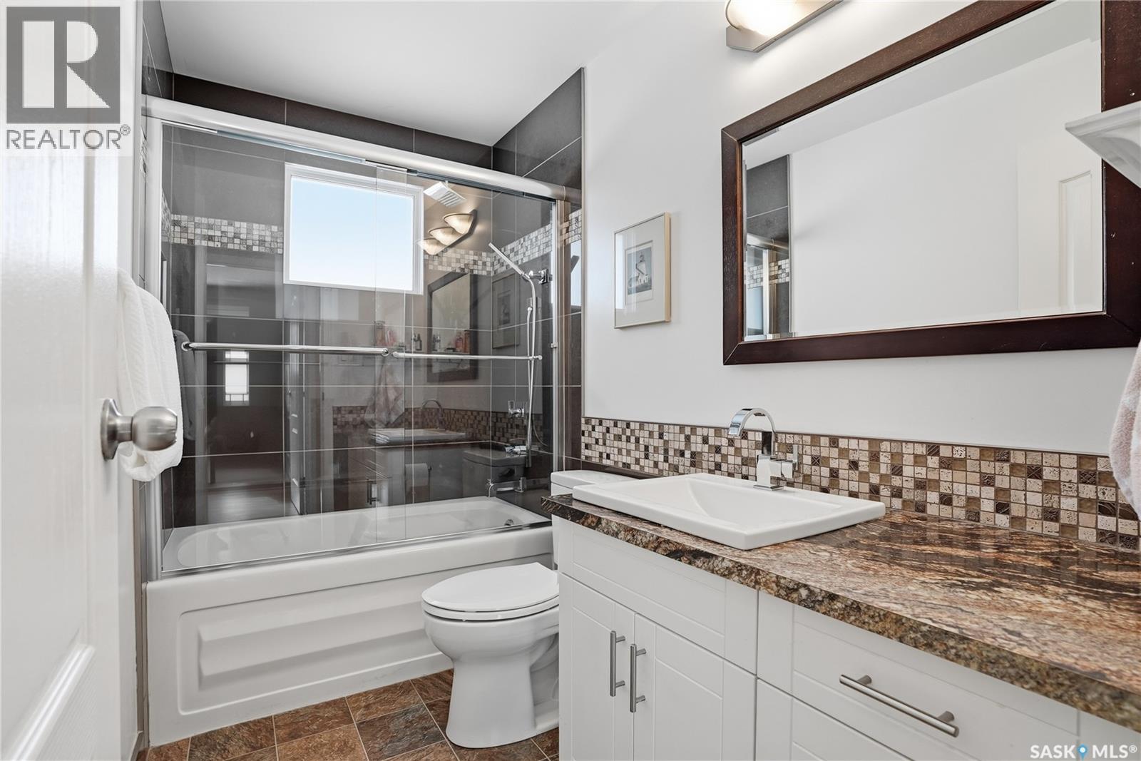 66 Confederation Crescent, Saskatoon, SK - Indoor Photo Showing Bathroom