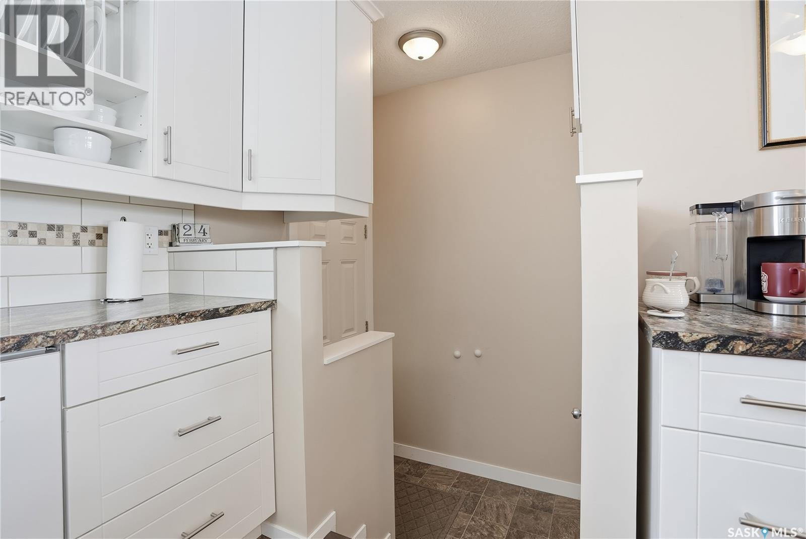 66 Confederation Crescent, Saskatoon, SK - Indoor Photo Showing Kitchen