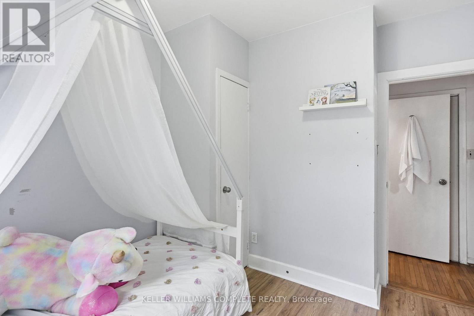 20 East 18Th Street, Hamilton, ON - Indoor Photo Showing Bedroom