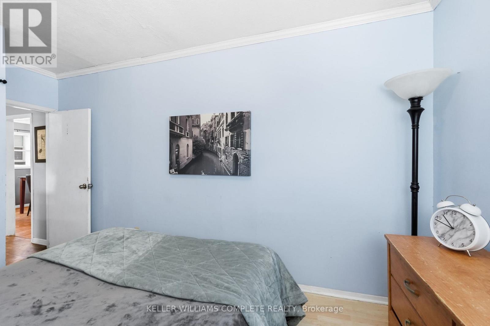 20 East 18Th Street, Hamilton, ON - Indoor Photo Showing Bedroom