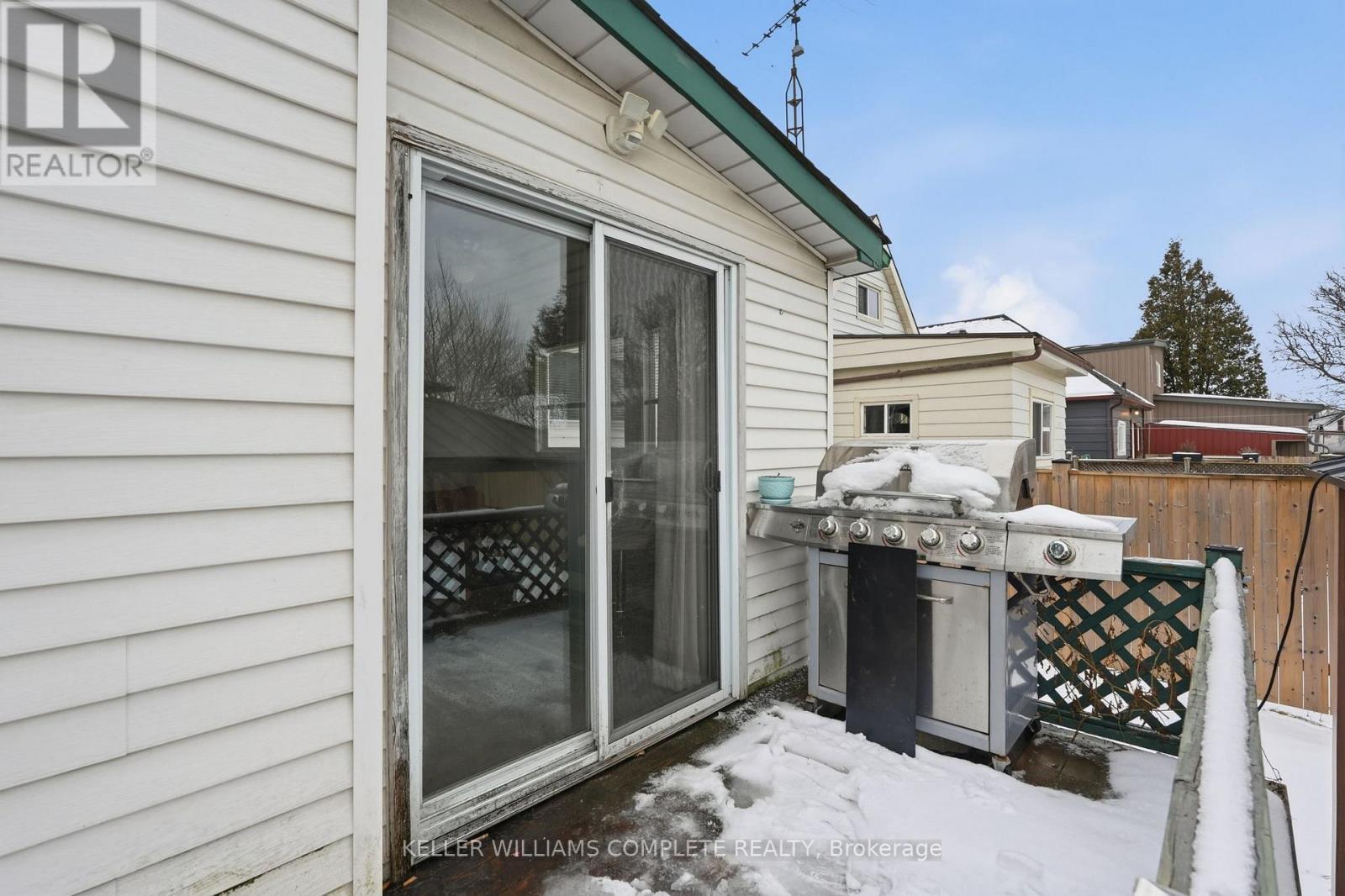 20 East 18Th Street, Hamilton, ON - Outdoor With Exterior