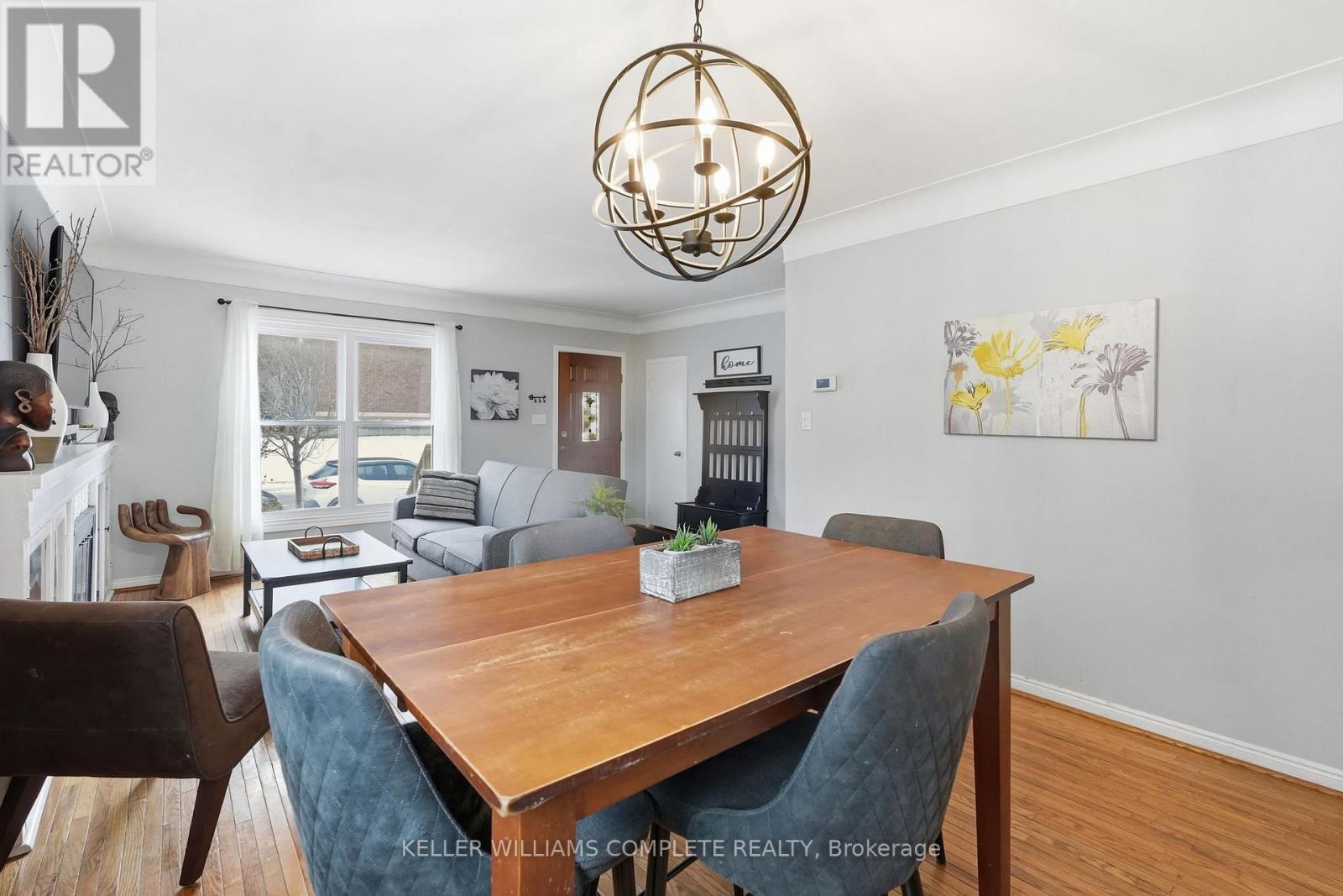 20 East 18Th Street, Hamilton, ON - Indoor Photo Showing Dining Room