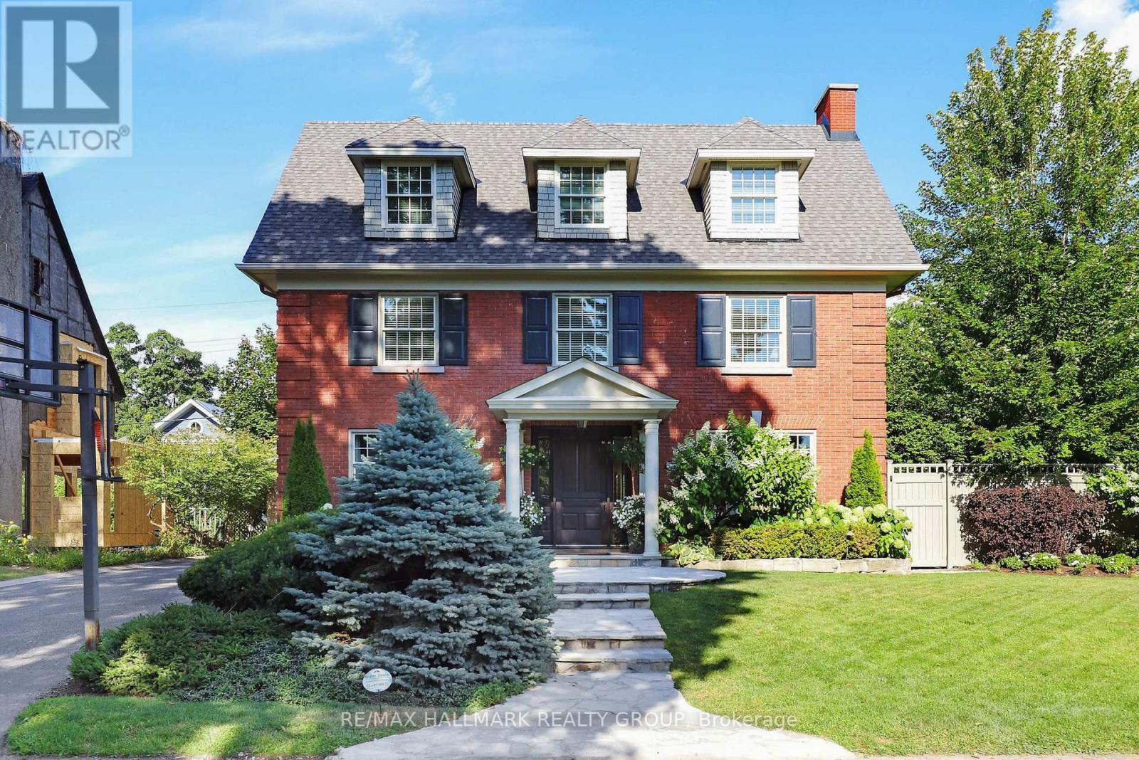 525 Piccadilly Avenue, Ottawa, ON - Outdoor With Facade