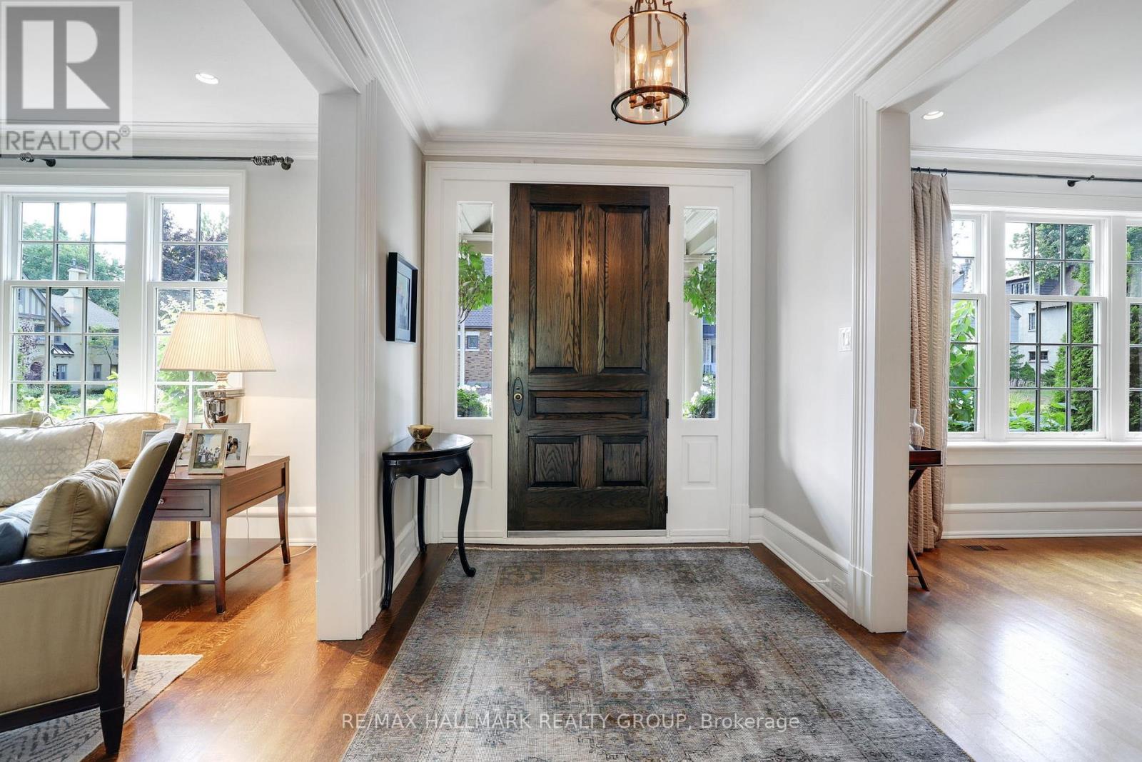 525 Piccadilly Avenue, Ottawa, ON - Indoor