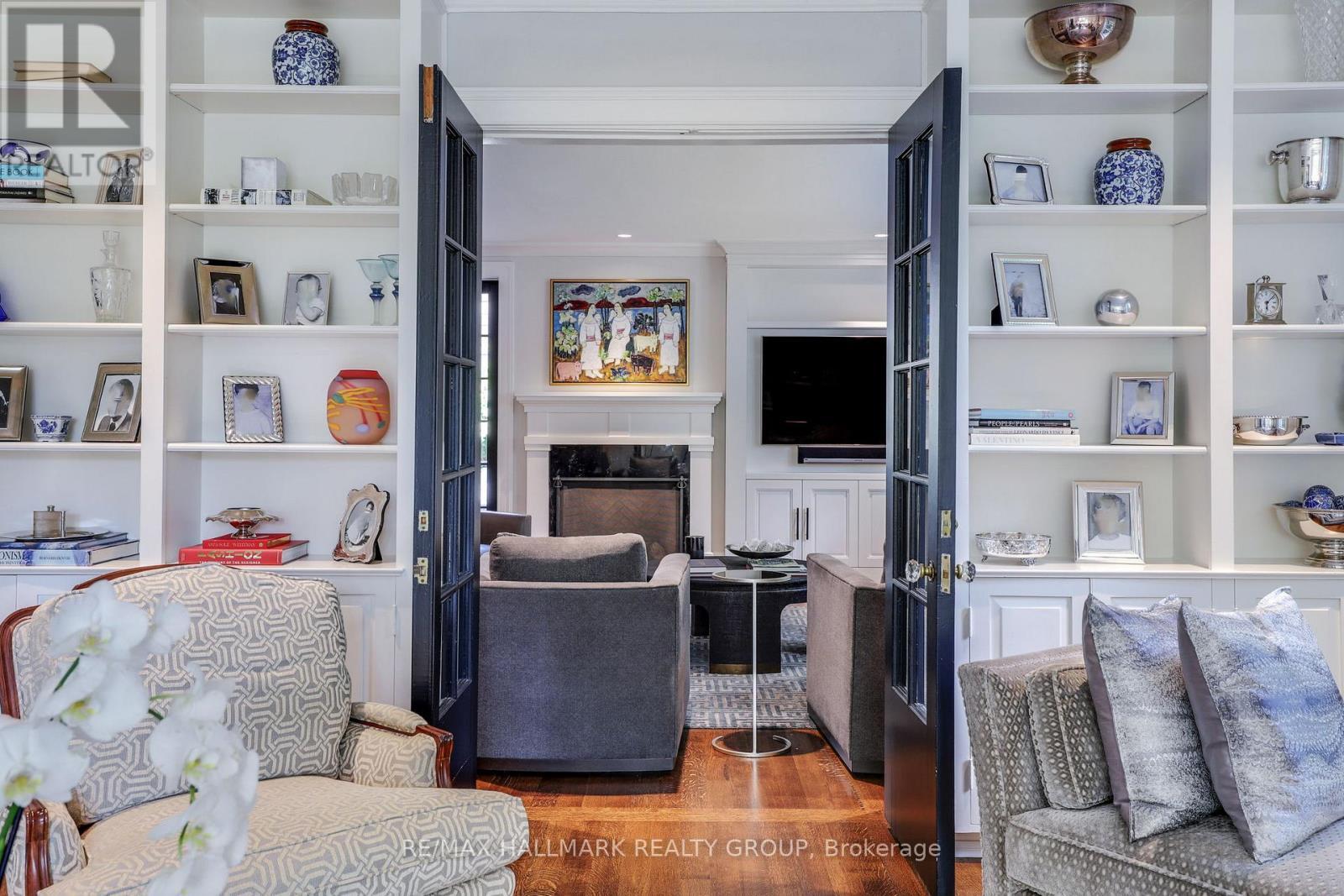 525 Piccadilly Avenue, Ottawa, ON - Indoor