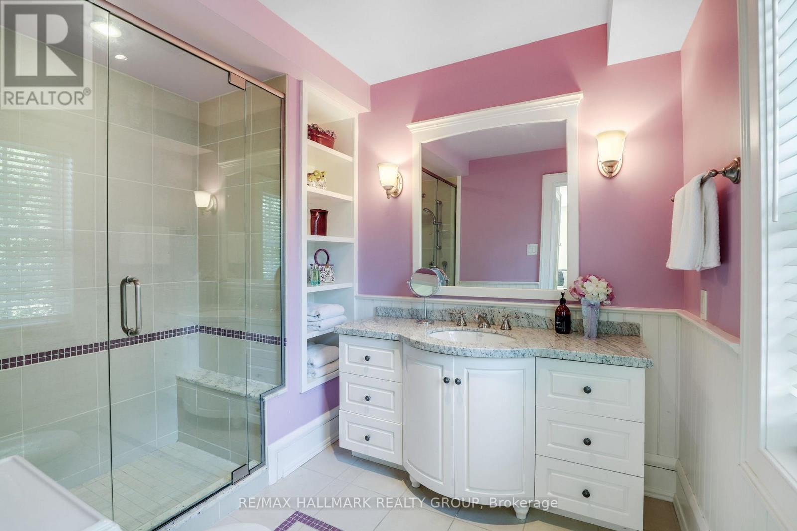 525 Piccadilly Avenue, Ottawa, ON - Indoor Photo Showing Bathroom