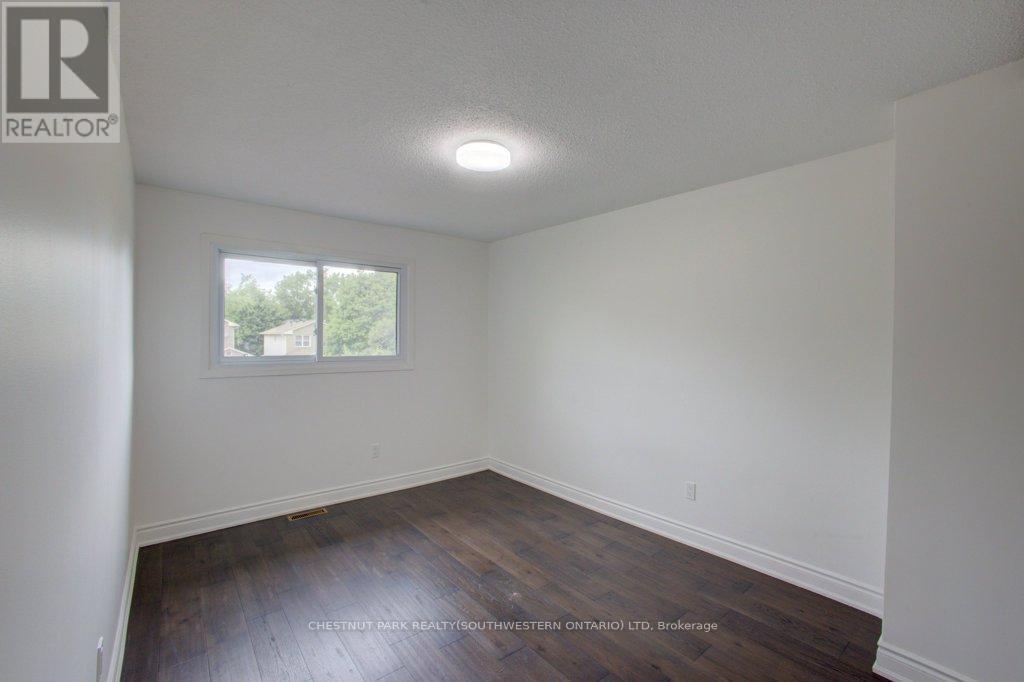 36 Fox Run, Barrie, ON - Indoor Photo Showing Other Room