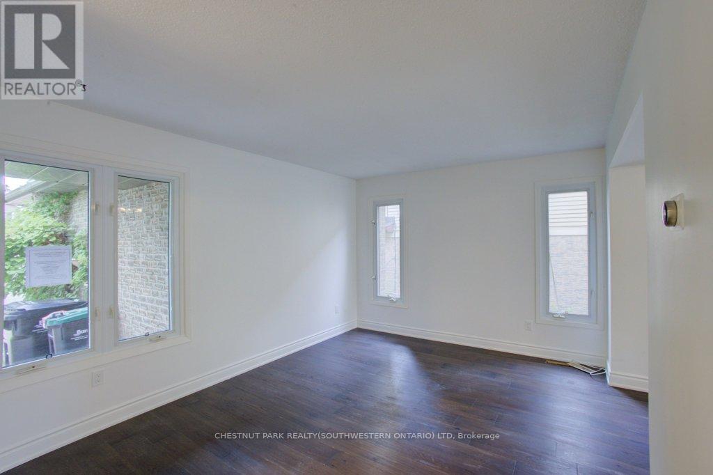 36 Fox Run, Barrie, ON - Indoor Photo Showing Other Room