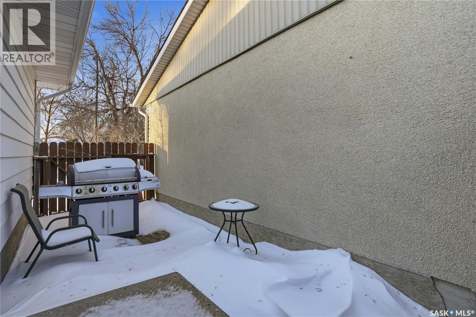 62 Vernon Crescent, Regina, SK - Outdoor