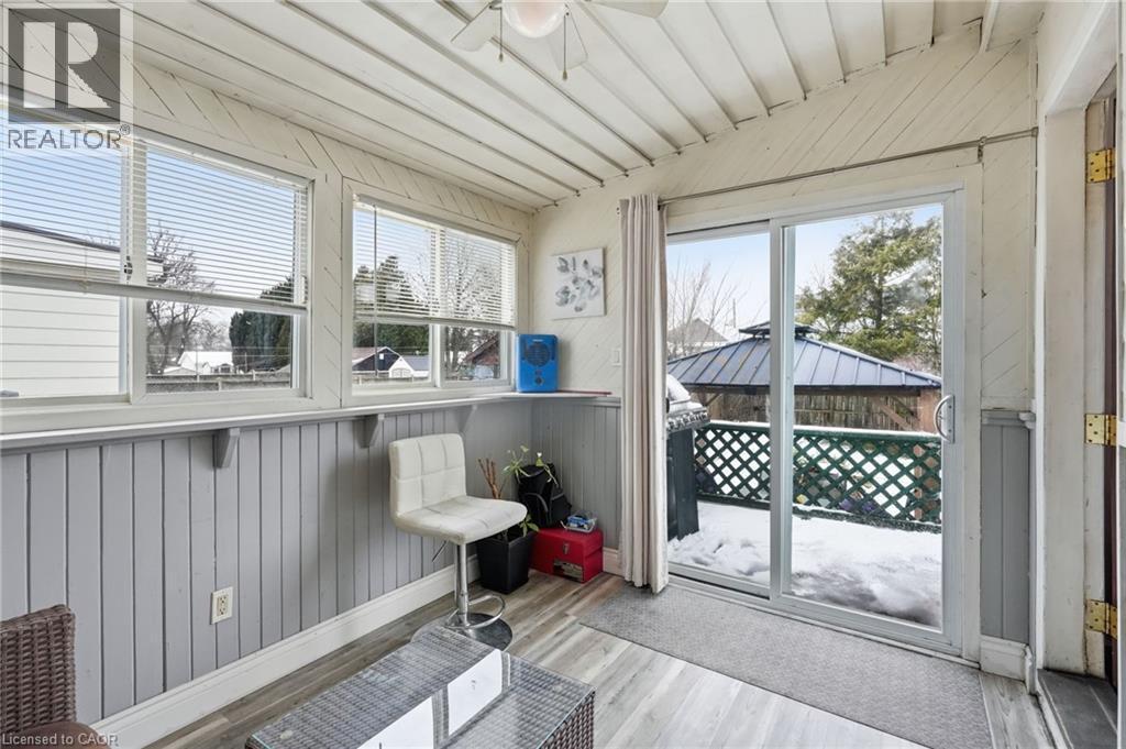 20 East 18Th Street, Hamilton, ON - With Deck Patio Veranda With Exterior
