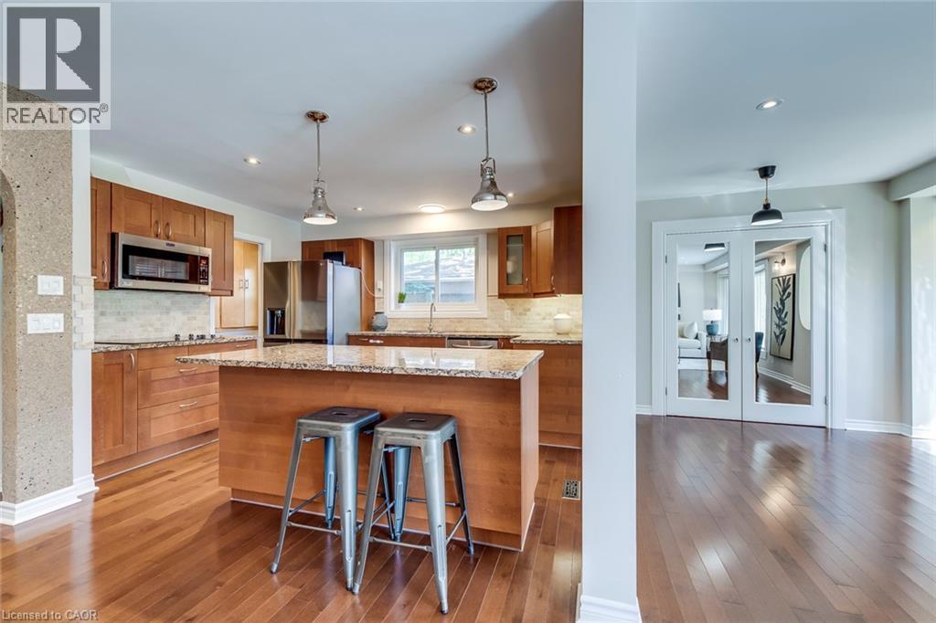 5281 Cindy Lane, Burlington, ON - Indoor Photo Showing Kitchen