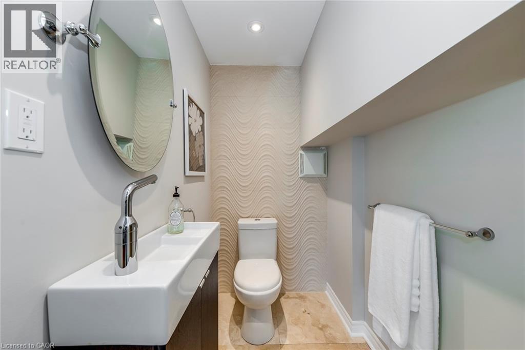 5281 Cindy Lane, Burlington, ON - Indoor Photo Showing Bathroom