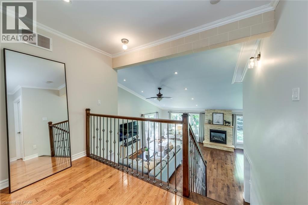 5281 Cindy Lane, Burlington, ON - Indoor Photo Showing Other Room