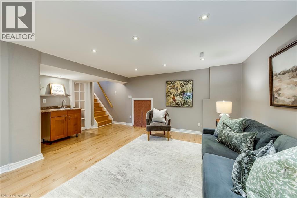 5281 Cindy Lane, Burlington, ON - Indoor Photo Showing Other Room