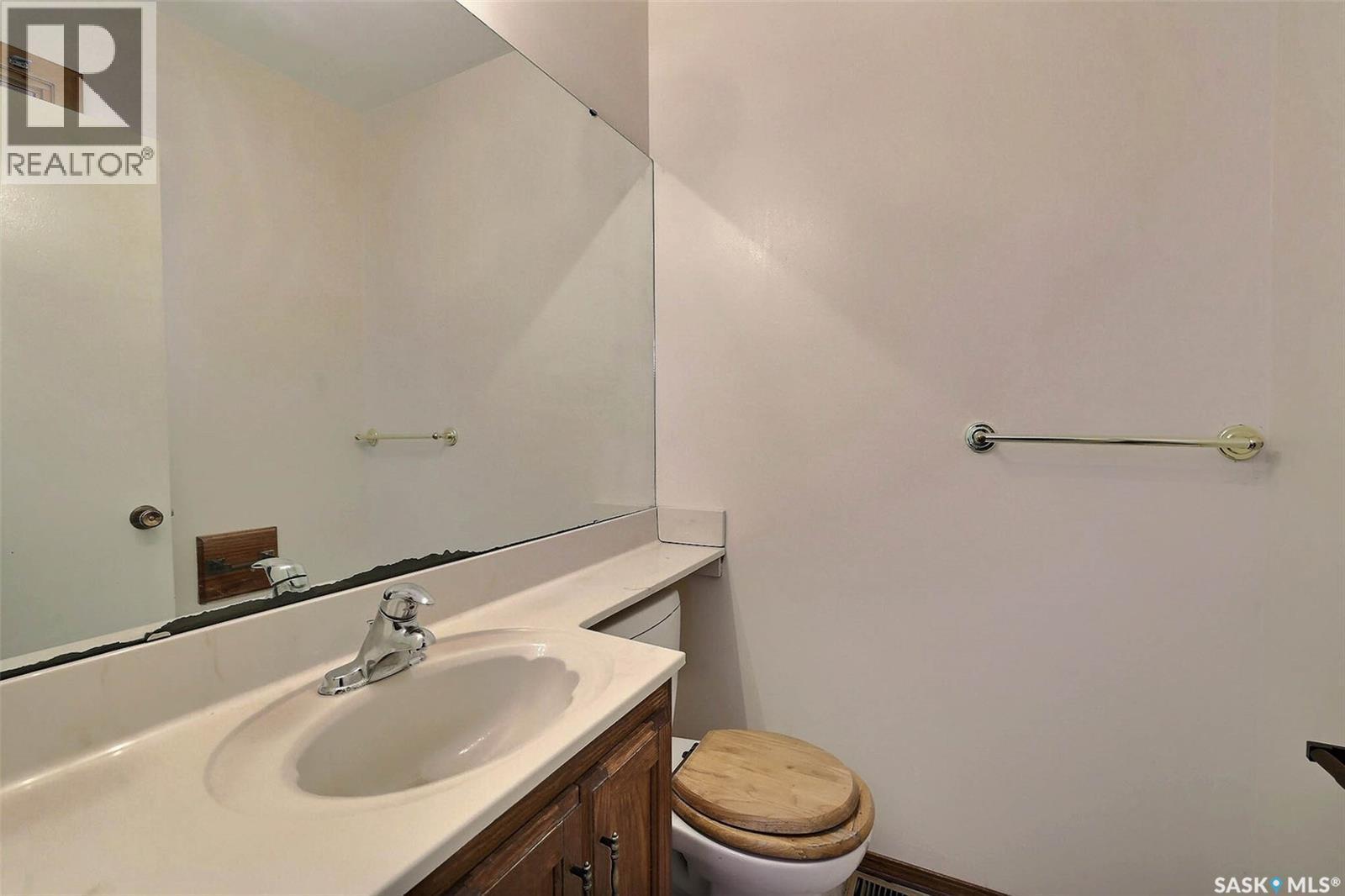 14 Deergrove Crescent, Regina, SK - Indoor Photo Showing Bathroom