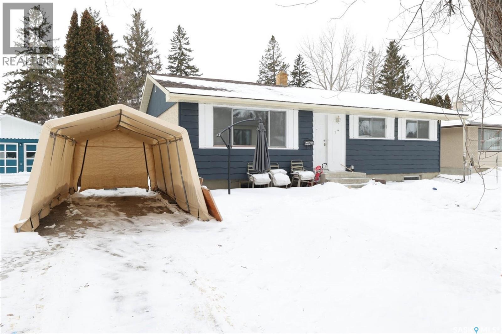 14 Deergrove Crescent, Regina, SK - Outdoor