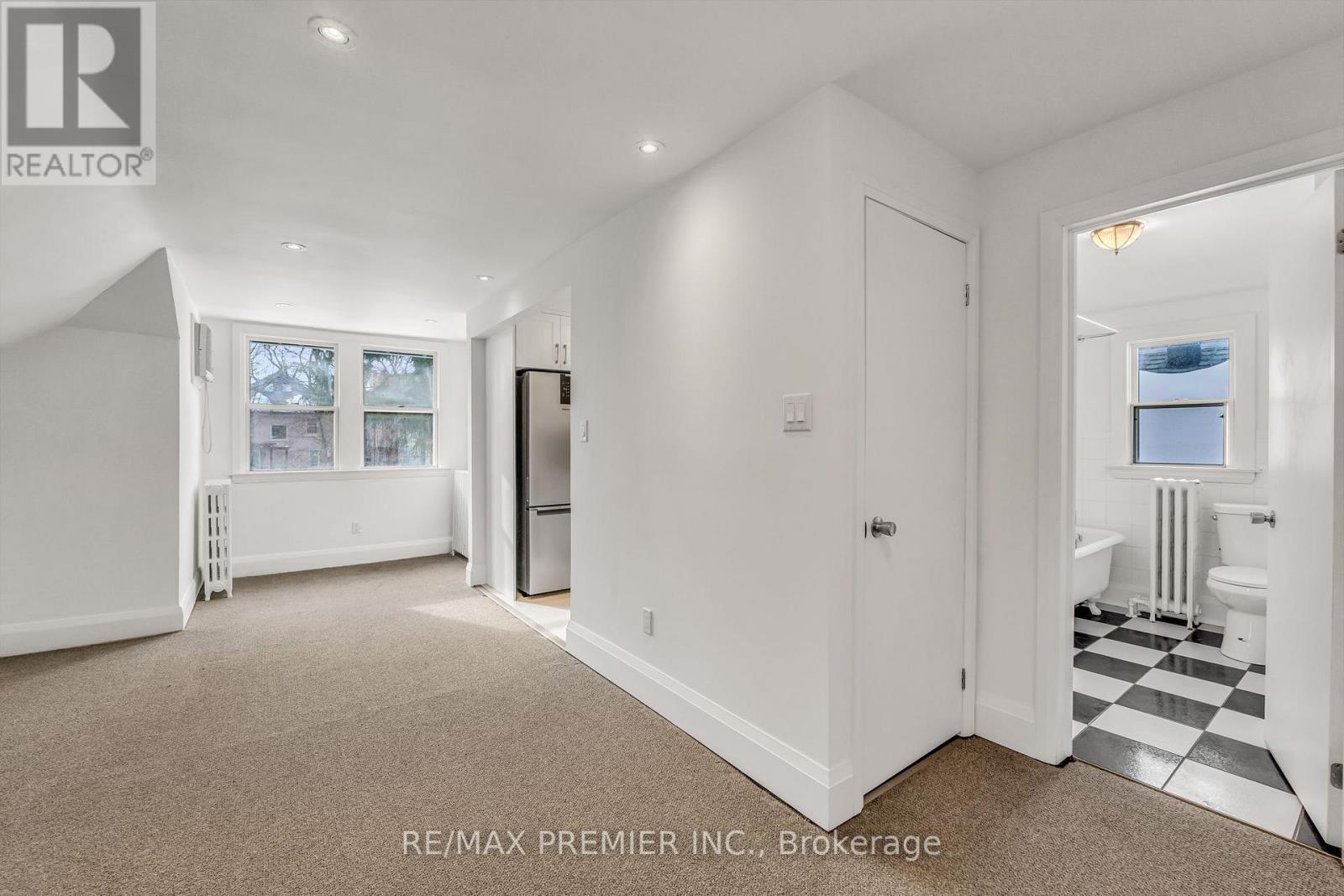3Rd Floor - 5 Killarney Road, Toronto, ON