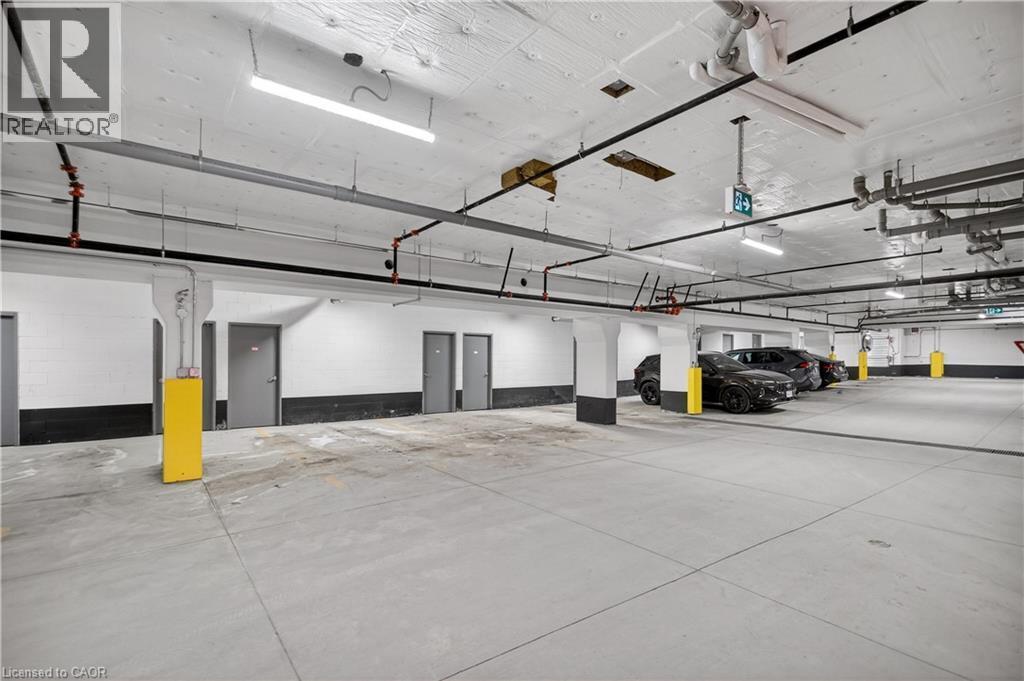 16 Markle Crescent Unit# 509, Ancaster, ON - Indoor Photo Showing Garage