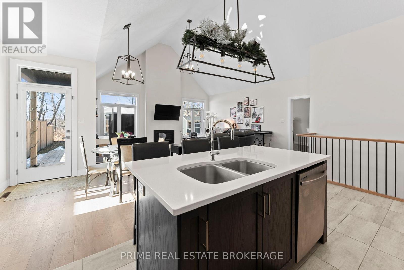 15 Compass Trail, Central Elgin, ON - Indoor Photo Showing Kitchen With Double Sink