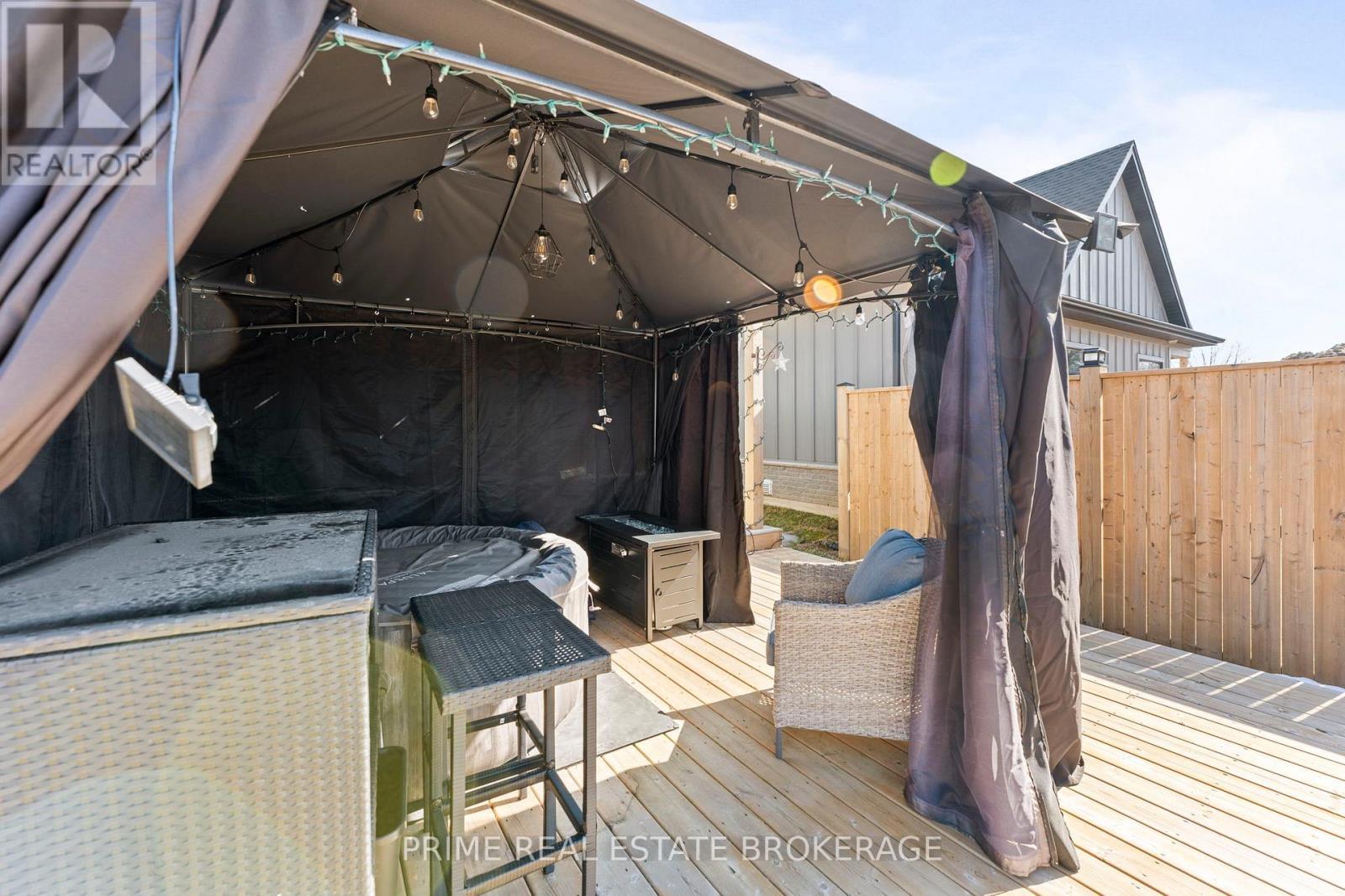 15 Compass Trail, Central Elgin, ON - Outdoor With Exterior