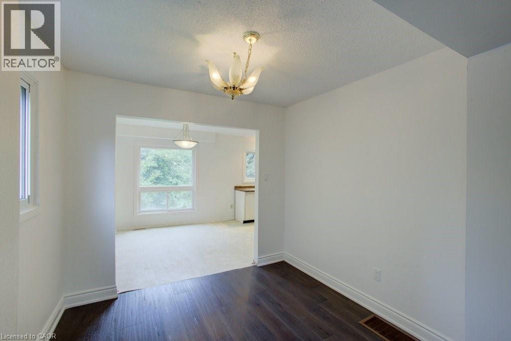 36 Fox Run, Barrie, ON - Indoor Photo Showing Other Room