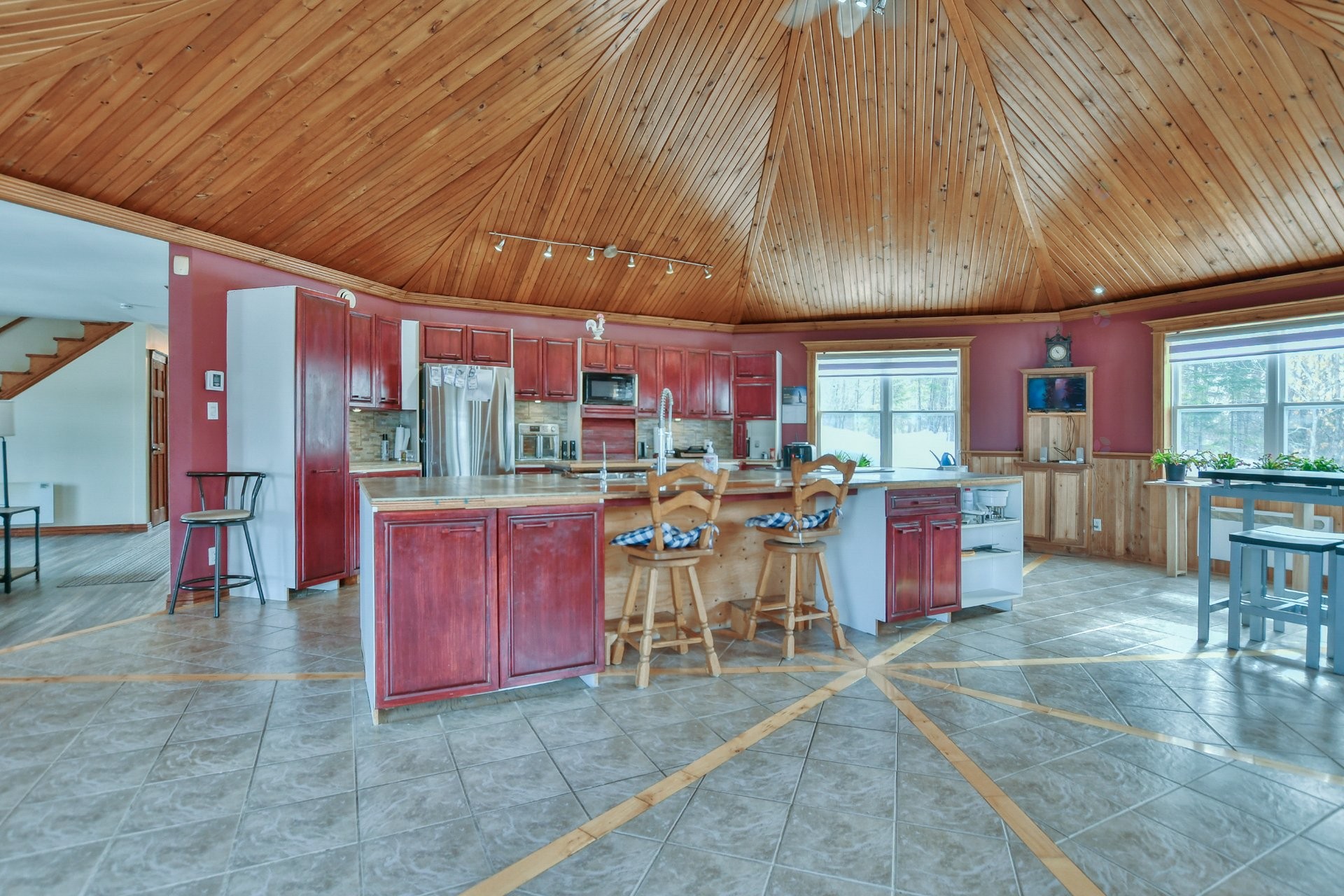 Cuisine - 178 15E Avenue, Saint-Adolphe-D'Howard, QC - Indoor Photo Showing Other Room