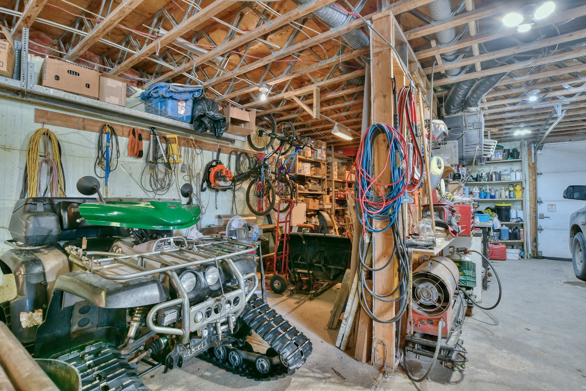 Atelier - 178 15E Avenue, Saint-Adolphe-D'Howard, QC - Indoor