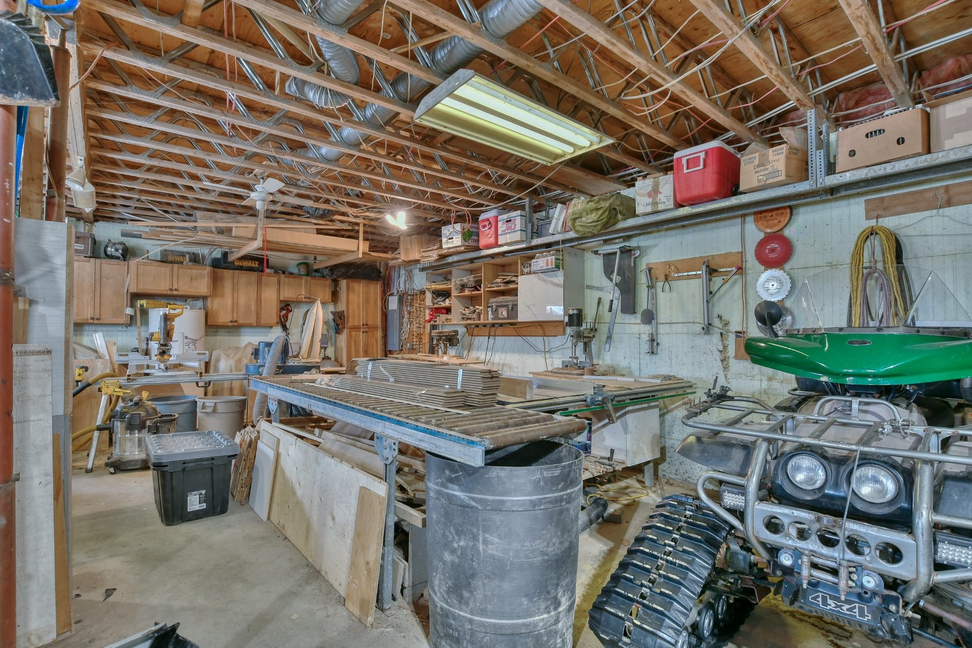 Atelier - 178 15E Avenue, Saint-Adolphe-D'Howard, QC - Indoor