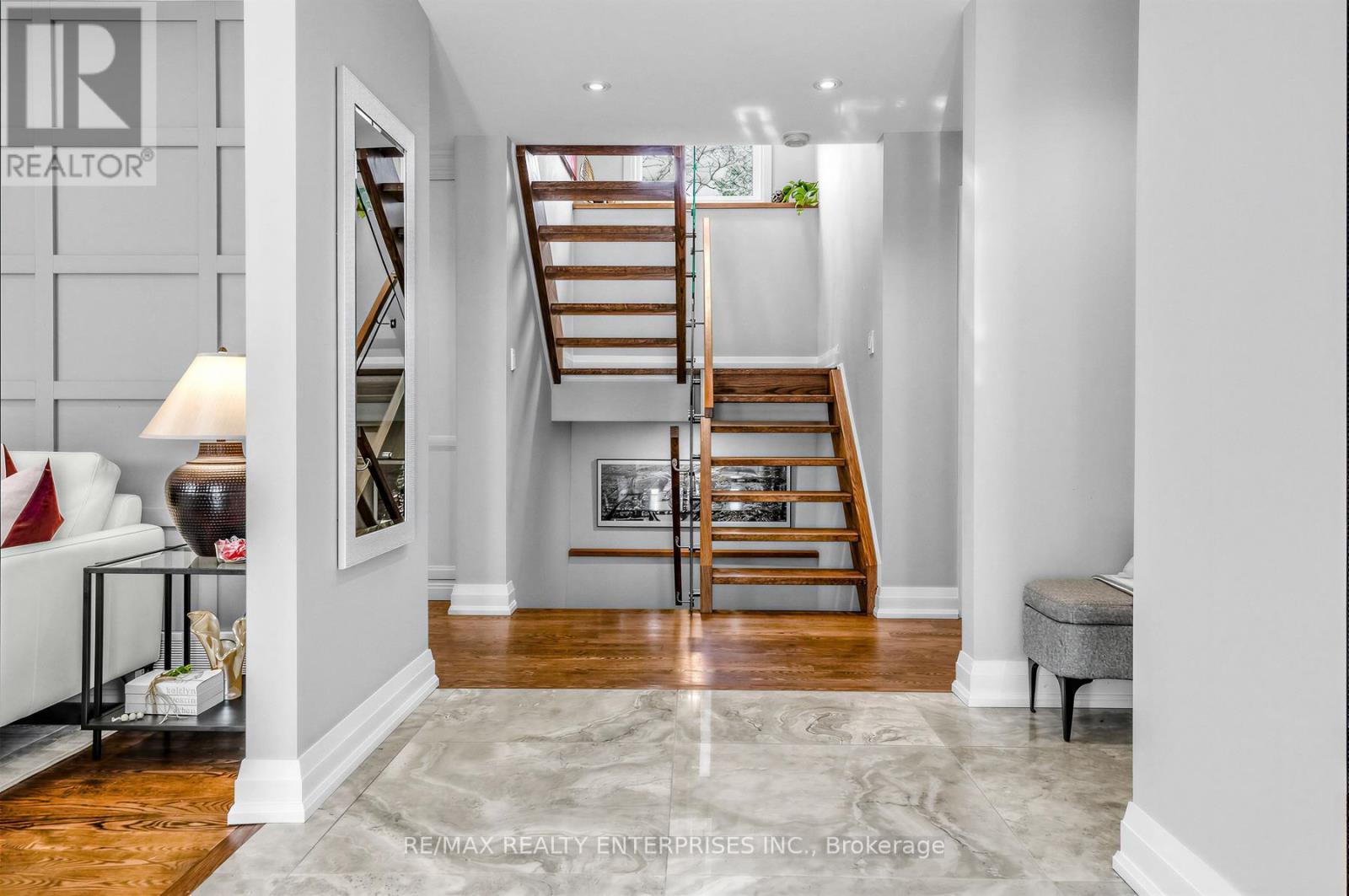 315 Swinburne Road, Burlington, ON - Indoor Photo Showing Other Room