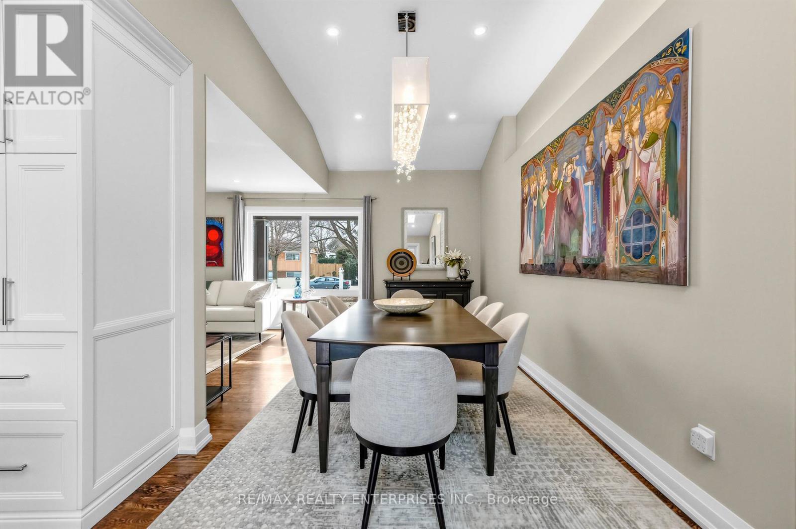 315 Swinburne Road, Burlington, ON - Indoor Photo Showing Dining Room