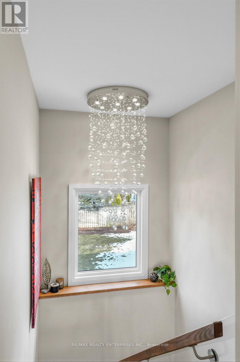 315 Swinburne Road, Burlington, ON - Indoor Photo Showing Other Room