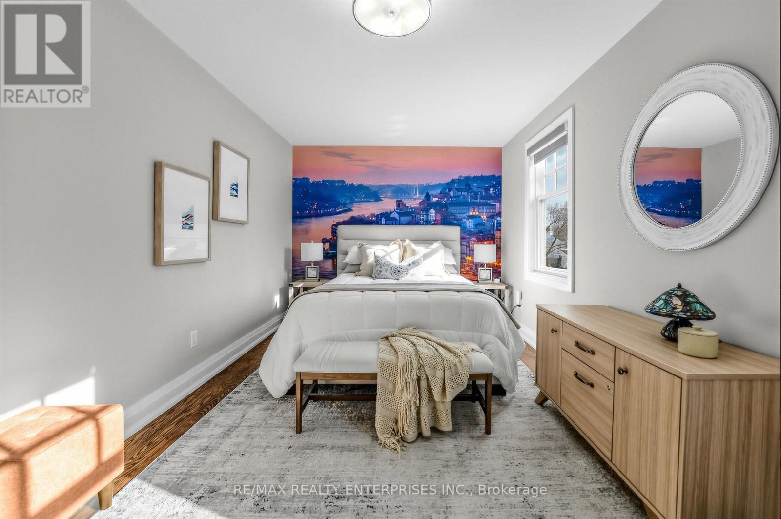 315 Swinburne Road, Burlington, ON - Indoor Photo Showing Bedroom